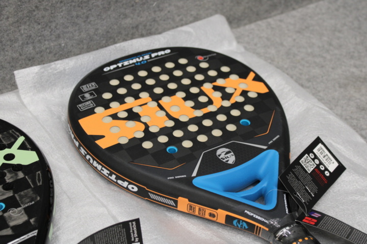 1558779-5 Två padelrack Siux