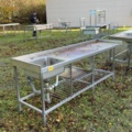 1607925-3 Begagnad rostfri bänk med blandare, kulventil och silhink.