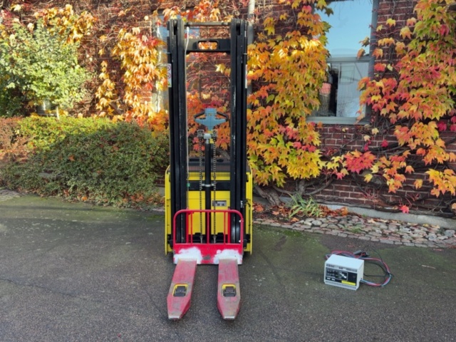 1531354-5 Electric pallet stacker - Hyster S1.5S - Year model 2010 - 1,500 kg