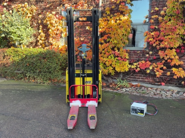 1531354-2 Electric pallet stacker - Hyster S1.5S - Year model 2010 - 1,500 kg