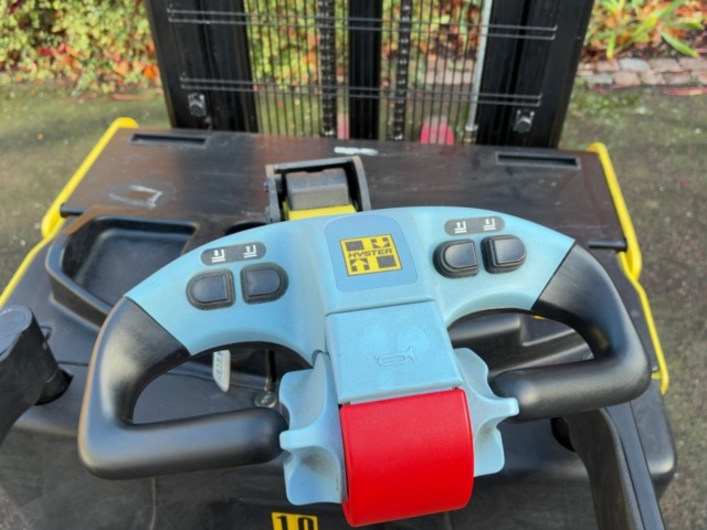 1531354-11 Electric pallet stacker - Hyster S1.5S - Year model 2010 - 1,500 kg
