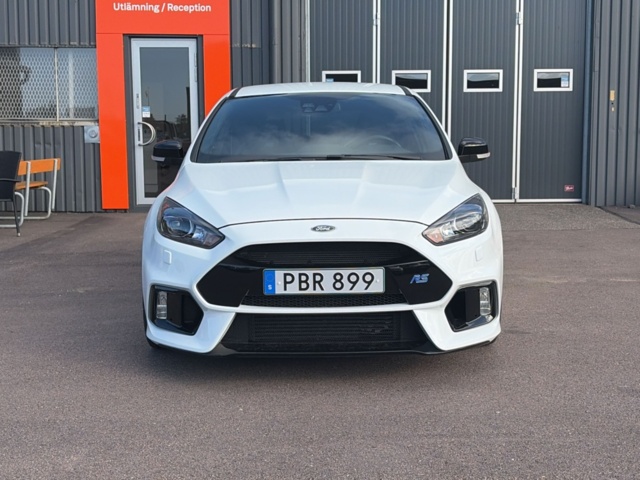 1608527-8 Ford Focus RS Manual, 350hp -2017