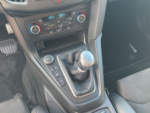 1608527-25 Ford Focus RS Manual, 350hp -2017