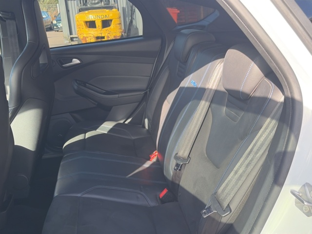 1608527-28 Ford Focus RS Manual, 350hp -2017