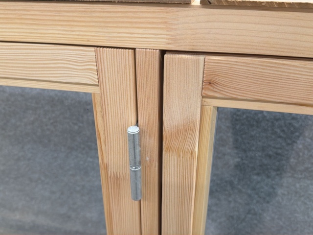 1608368-4 Öppningsbart träfönster 3-glas 18x12, trä