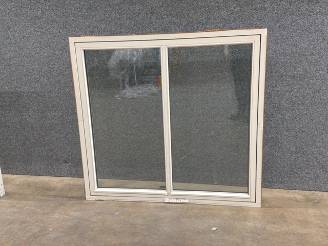 1608531-2 Vridfönster 3-glas 15x13, vit