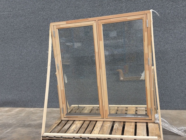 1608532-2 Öppningsbart fönster 2-glas 15x16, trä