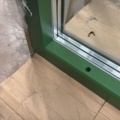 1608534-7 Fast fönster 3-glas trä/alu 20x21, ljusgrå utsida, grön insida