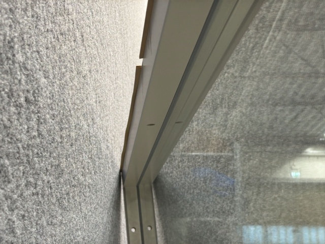 1605684-10 Fast fönster 3-glas 20x16, röd utsida, vit insida - träfönster