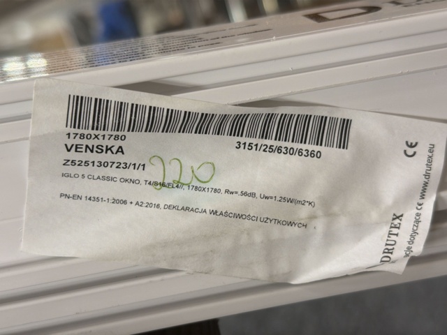 1605687-4 Fast fönster PVC 1780x1780, vit