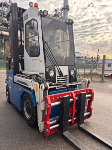 1444821-2 Eltruck – Semax P35L-E med gaffelaggregat