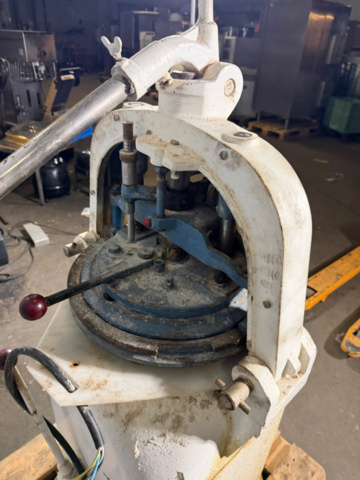 1566757-8 Bullpress