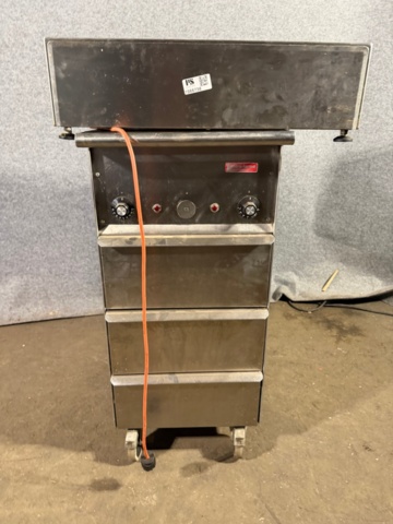 1566738-7 Värmeri på hjul med korvgrill