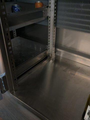 1548282-35 Refrigerated counter unit and bottling plant