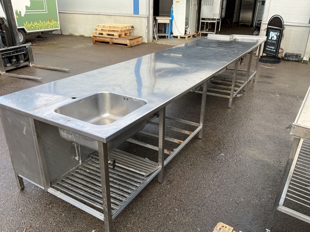 1473877-17 Större Rostfri arbetsbänk