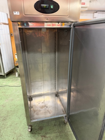 1566776-2 Frysskåp på hjul – Tefcold RF710