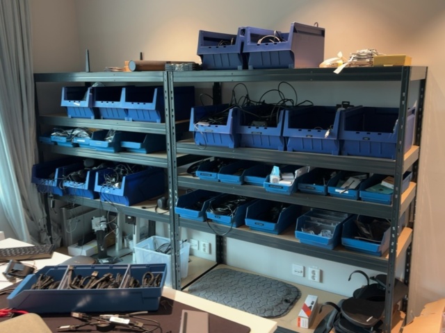1548410-22 IT room with various equipment, components and furniture