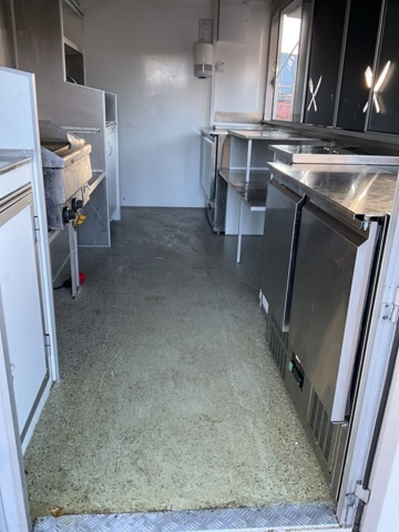 1473880-13 Foodtruck /Matvagn - 2023