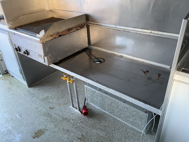 1473880-26 Foodtruck /Matvagn - 2023