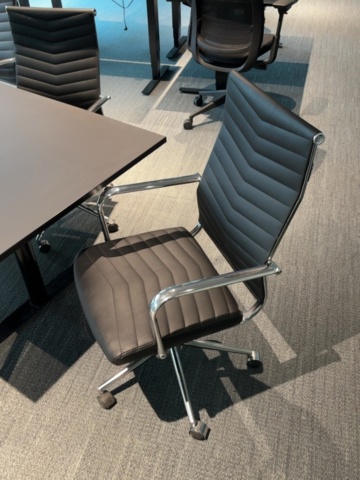 1548411-13 Meeting group - table & 6x armchairs
