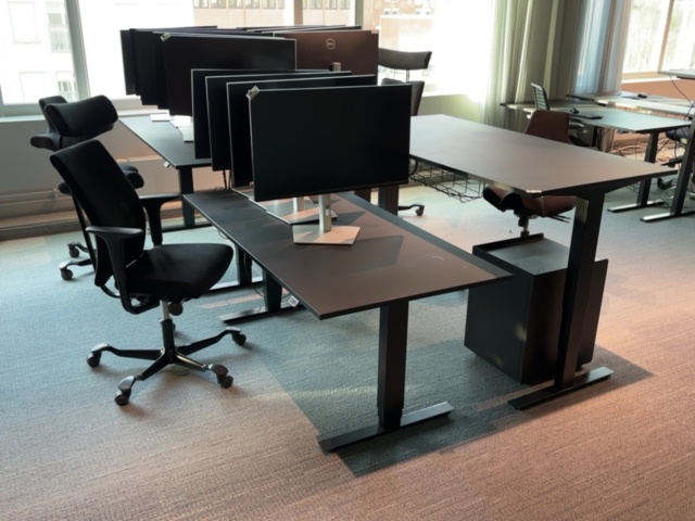 1548415-2 Office furniture for four workplaces