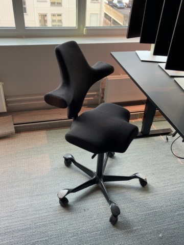 1548415-7 Office furniture for four workplaces