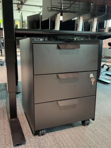 1548415-11 Office furniture for four workplaces