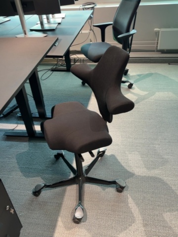 1548415-12 Office furniture for four workplaces