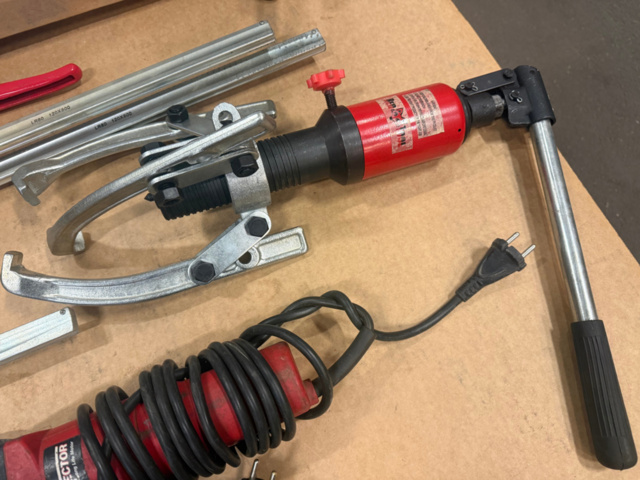 1608605-3 Tvingar, Domkrafter, Hydraulpump, Vinkelslipar & Avdragare