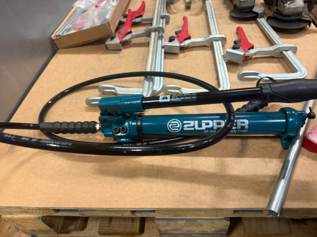 1608605-6 Tvingar, Domkrafter, Hydraulpump, Vinkelslipar & Avdragare