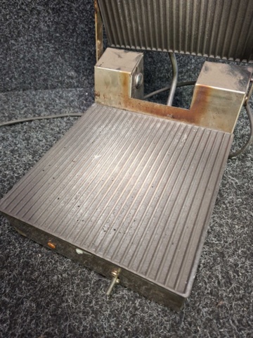 1608609-6 Klämgrill FKI STO-98