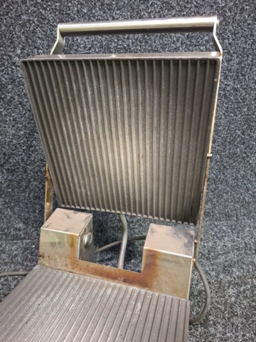 1608609-7 Klämgrill FKI STO-98