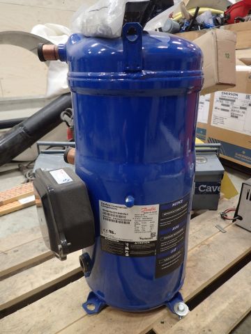 278724--3 New compressor for refrigeration Danfoss sh184a4alc
