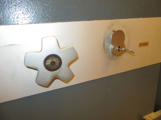 287927-4 Safe Rosengrens