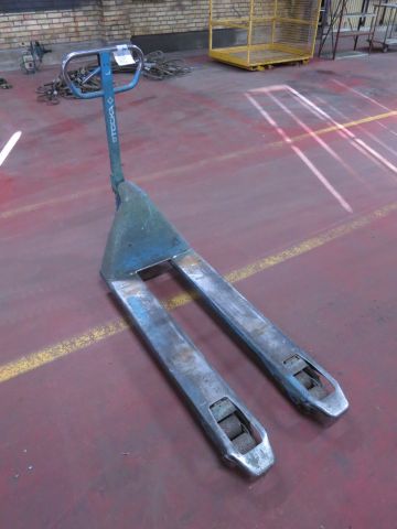 306611-1 hand operated fork lift