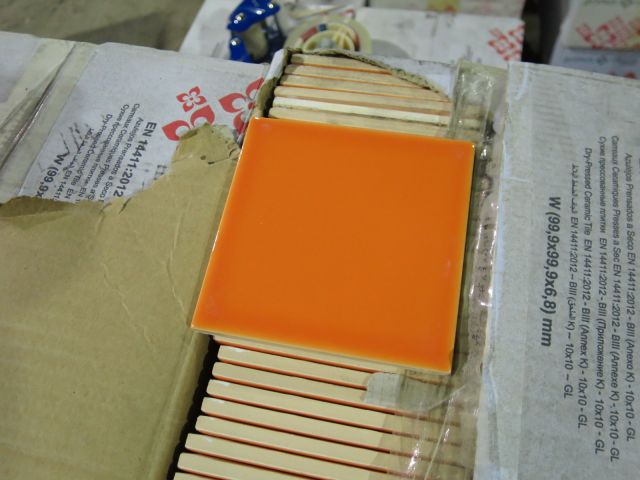 311018--2 Primus Vitoria tile 10x10cm orange