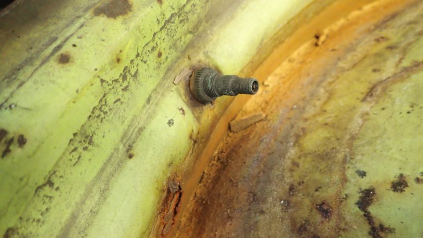 312047-6 1 st entreprenaddäck till MB Trac