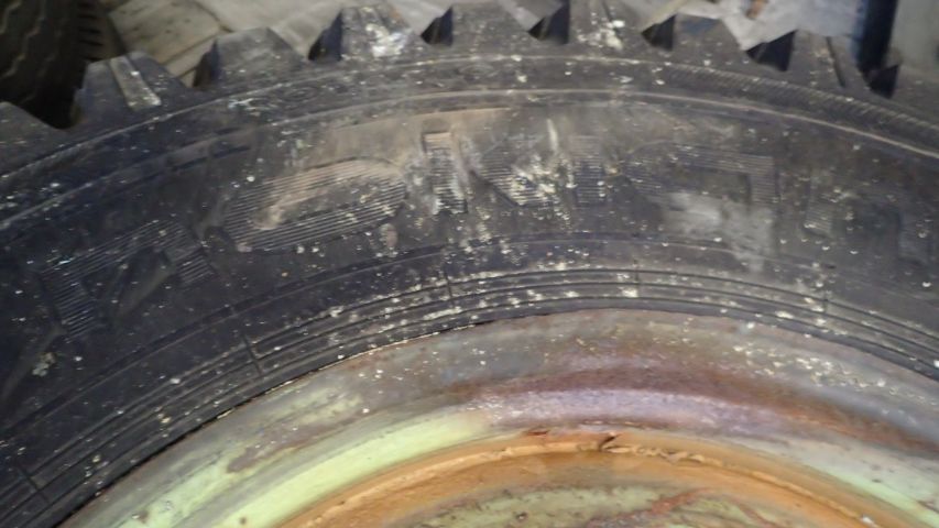 312047-7 1 st entreprenaddäck till MB Trac