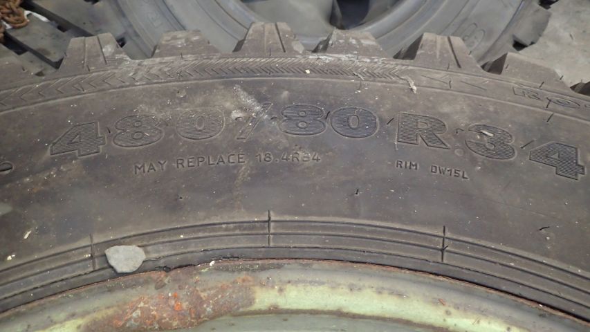 312047-8 1 st entreprenaddäck till MB Trac