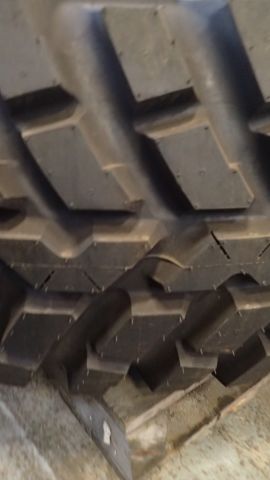 312047-11 1 st entreprenaddäck till MB Trac