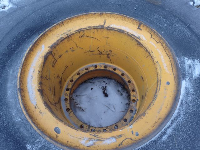 312089-3 Entreprenad Däck In fälg