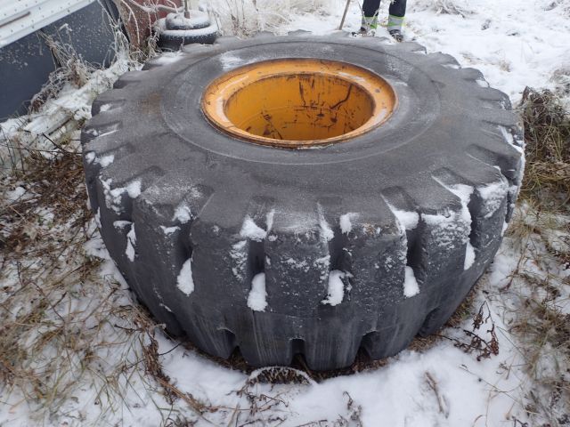 312089-7 Entreprenad Däck In fälg