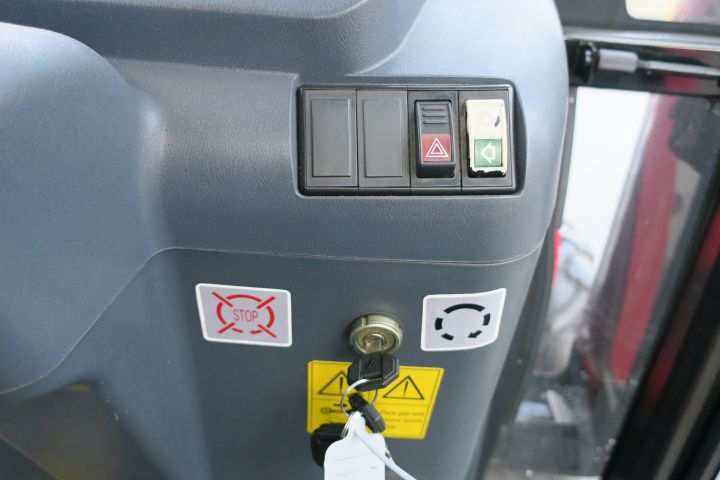 317180-15 Tractor Foton FT704