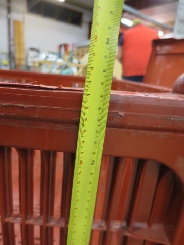 359891--4 2x plastic crates. Allibert