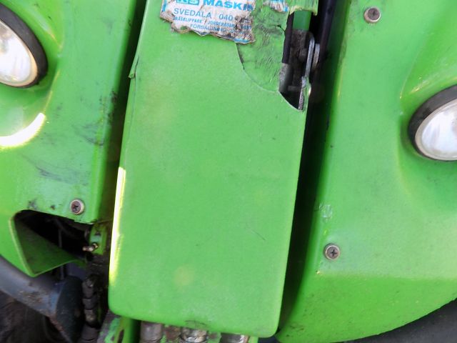 359902--82 Avant 220 with many accessories
