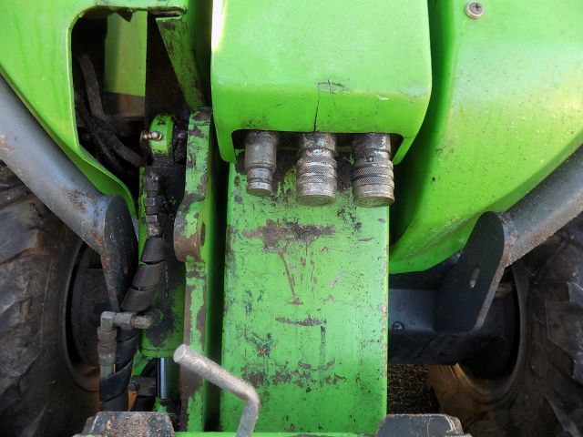 359902--83 Avant 220 with many accessories