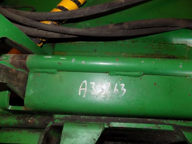 359902--74 Avant 220 with many accessories