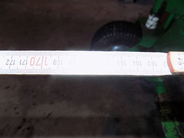 359902--73 Avant 220 with many accessories