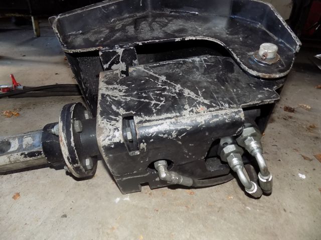 359902--58 Avant 220 with many accessories