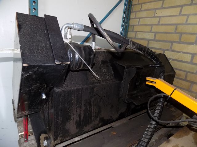 359902--29 Avant 220 with many accessories